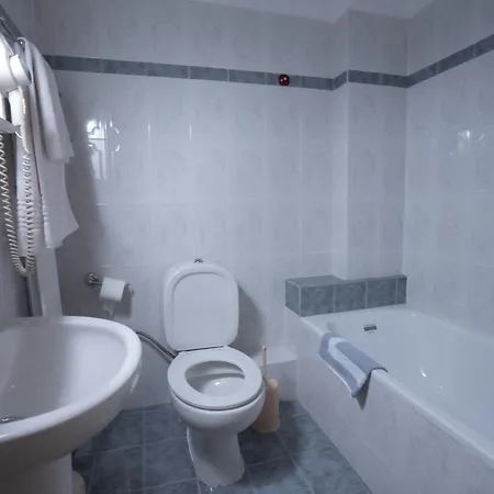 Asteras Káto Loutrákion