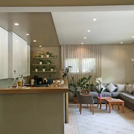 Asteras Lejlighedshotel